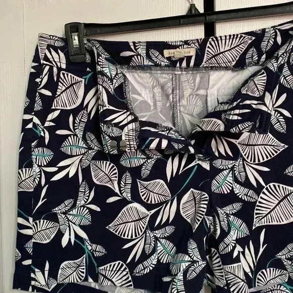 Recreation navy & white leaf shorts - Picture 4 of 11
